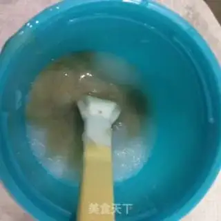 Make Baby eats banana mud step 4