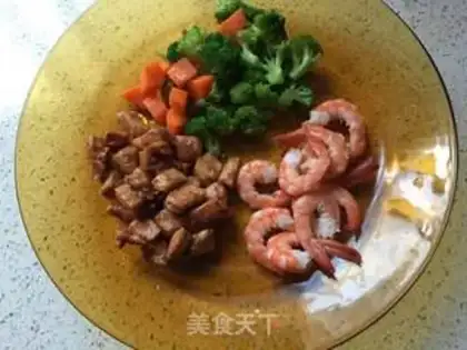 Make The chicken pizza on the bottom of the shrimp step 7