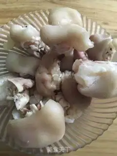 Make Pig hoof and soybeans step 0