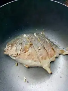Make Fried goldfish step 4