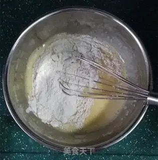 Make Four cream cake rolls step 4