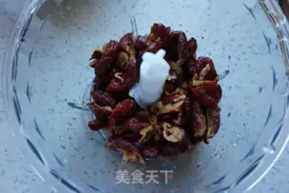 Make Low sugar date cake step 1