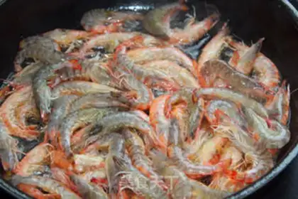 Make Pretzels, prawns step 4