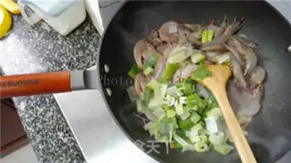 Make Cracker sauce, shrimp step 3