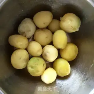 Make Fried potatoes step 1