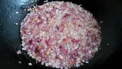 Make Red-oiled chili onions step 4