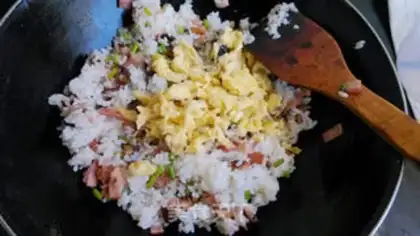 Make Garlic bacon fried rice step 6