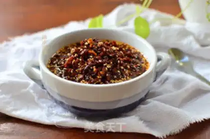Make Red-oiled chili onions step 8