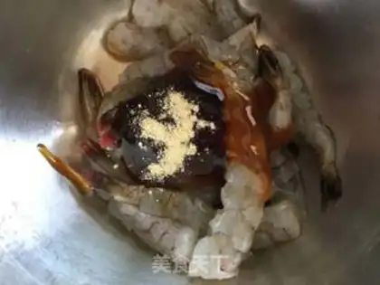 Make Boiled golden shrimp step 2
