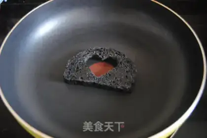 Make Olive oil fried pea and charcoal toast step 8