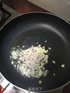 Make Secretly made crayfish step 2