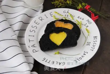 Make Olive oil fried pea and charcoal toast step 13