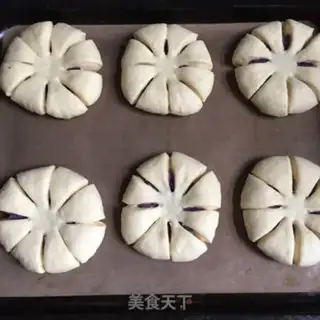 Make Spaghetti bread step 4