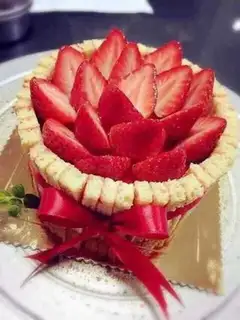 Make Strawberry Charlotte step 4