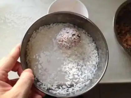 Make Rice ball step 7