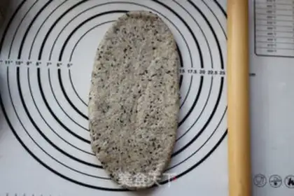 Make Black Sesame, full of wheat toast step 6