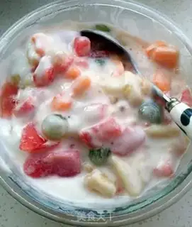 Make Yogurt and fruit step 2