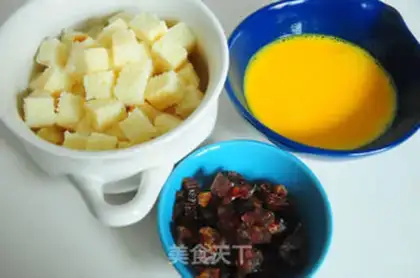 Make Bread milk pudding step 1