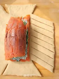 Make Spinach salmon cheese step 9