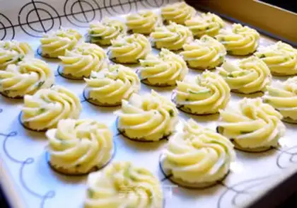 Make Onion cookies step 8