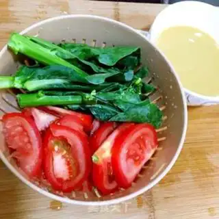 Make Tomato eggs hanging. Noodles step 0