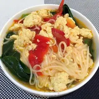 Make Tomato eggs hanging. Noodles step 5