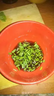 Make Onion blunders, cut face step 3