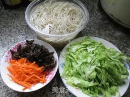Make Soy sauce noodles step 0
