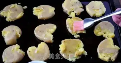 Make Western-style potato pie step 2