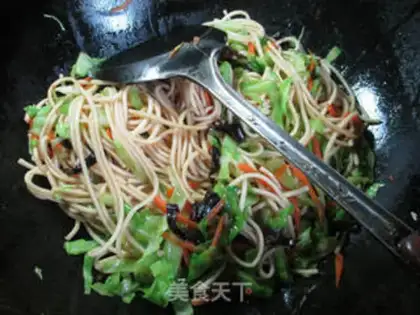 Make Soy sauce noodles step 6