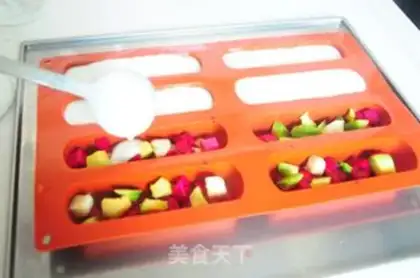 Make Yogurt and fruit sticks and ice step 4