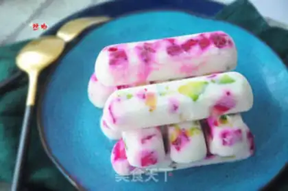 Make Yogurt and fruit sticks and ice step 8