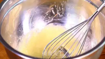 Make Yogurt cream cheesecake step 3
