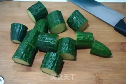 Make Spicy cucumber bar step 1