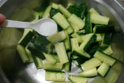 Make Spicy cucumber bar step 3