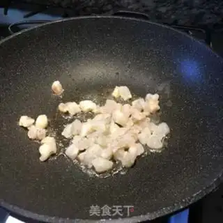 Make Thai pineapple fried rice step 4
