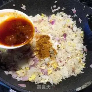 Make Thai pineapple fried rice step 9