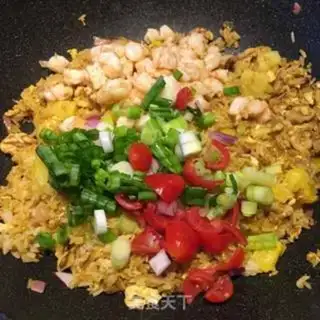 Make Thai pineapple fried rice step 10