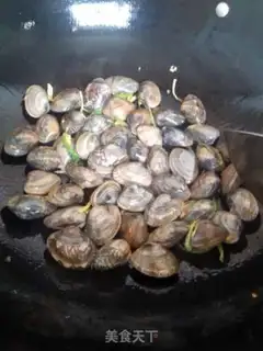 Make Ginger-on-on-flower clams step 2
