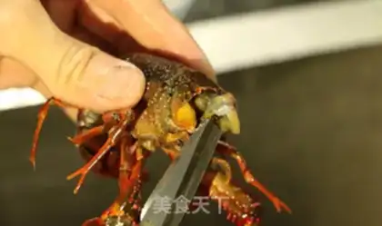 Make Delicious spicy lobster step 1
