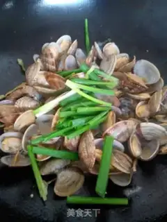 Make Ginger-on-on-flower clams step 4