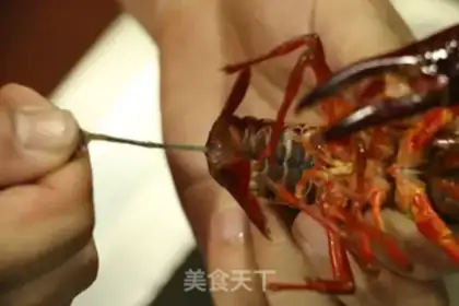 Make Delicious spicy lobster step 2