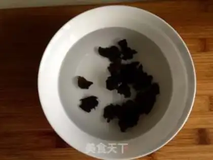 Make Cream peppers and fried meat step 0