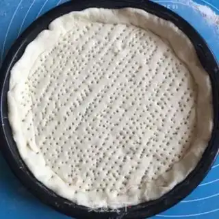 Make Tuna pizza step 2