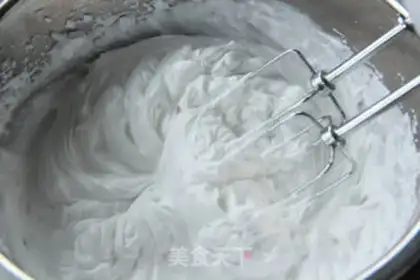 Make Barbie bubble bath cake step 1