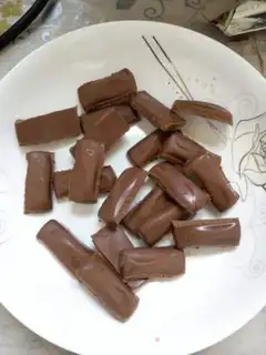 Make Black Forest birthday cake step 3