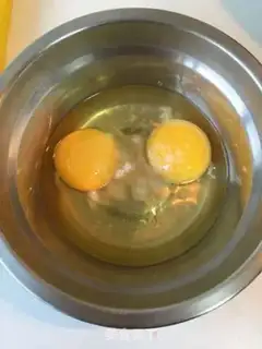 Make Eggs burn Japanese tofu step 1