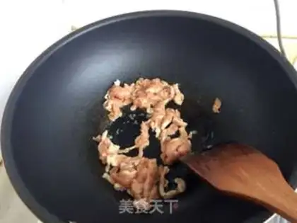 Make Cream peppers and fried meat step 7