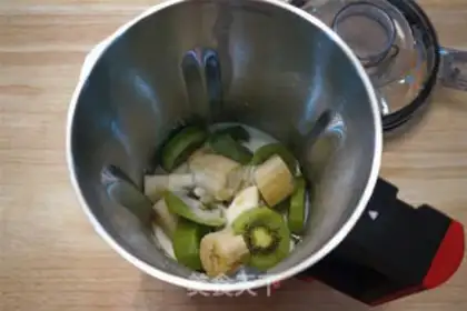 Make Pony-pee Sydney Banana Juice step 4