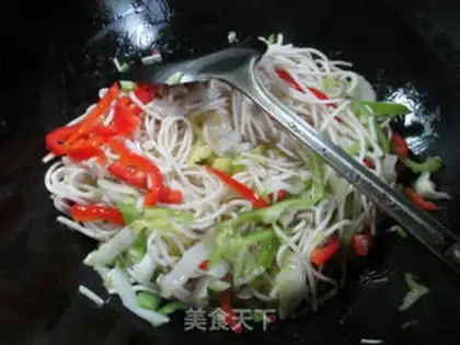 Make Pork gravy noodles step 3